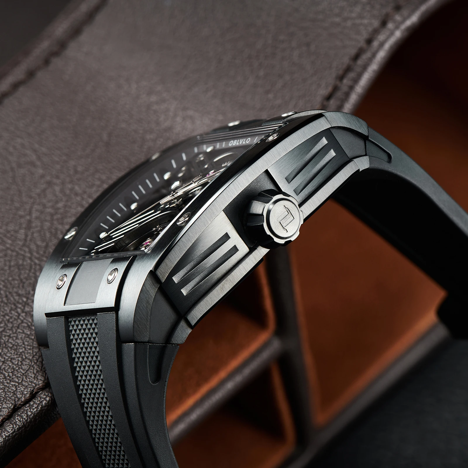 OBLVLO موضة الأسود PVD برميل شكل الجوف التدريجي ساعة أوتوماتيكية الهيكل العظمي المطاط مقاوم للماء ساعات آلية للرجال EM-ST