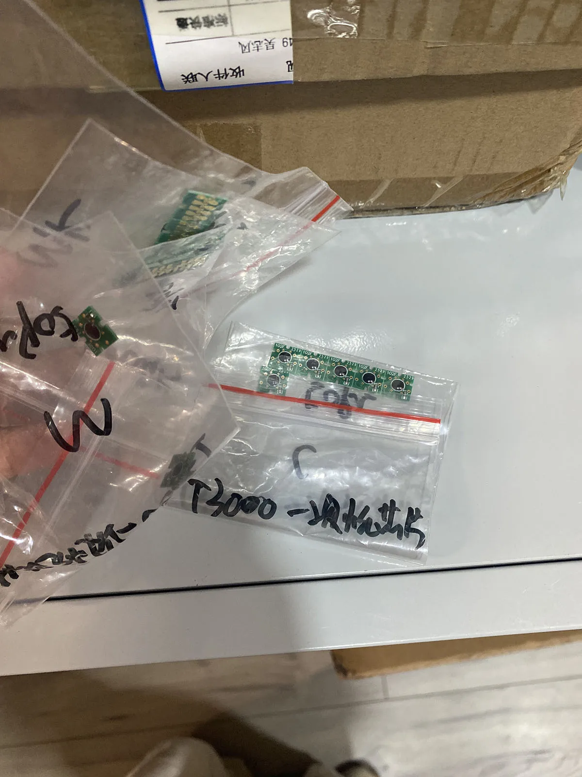 

T6941-T6945 Cartridge Chip For Epson SureColor T3000 T5000 T7000 T3070 T5070 T7070 T3200 T5200 T7200 T3270 T5270 T7270 Printer