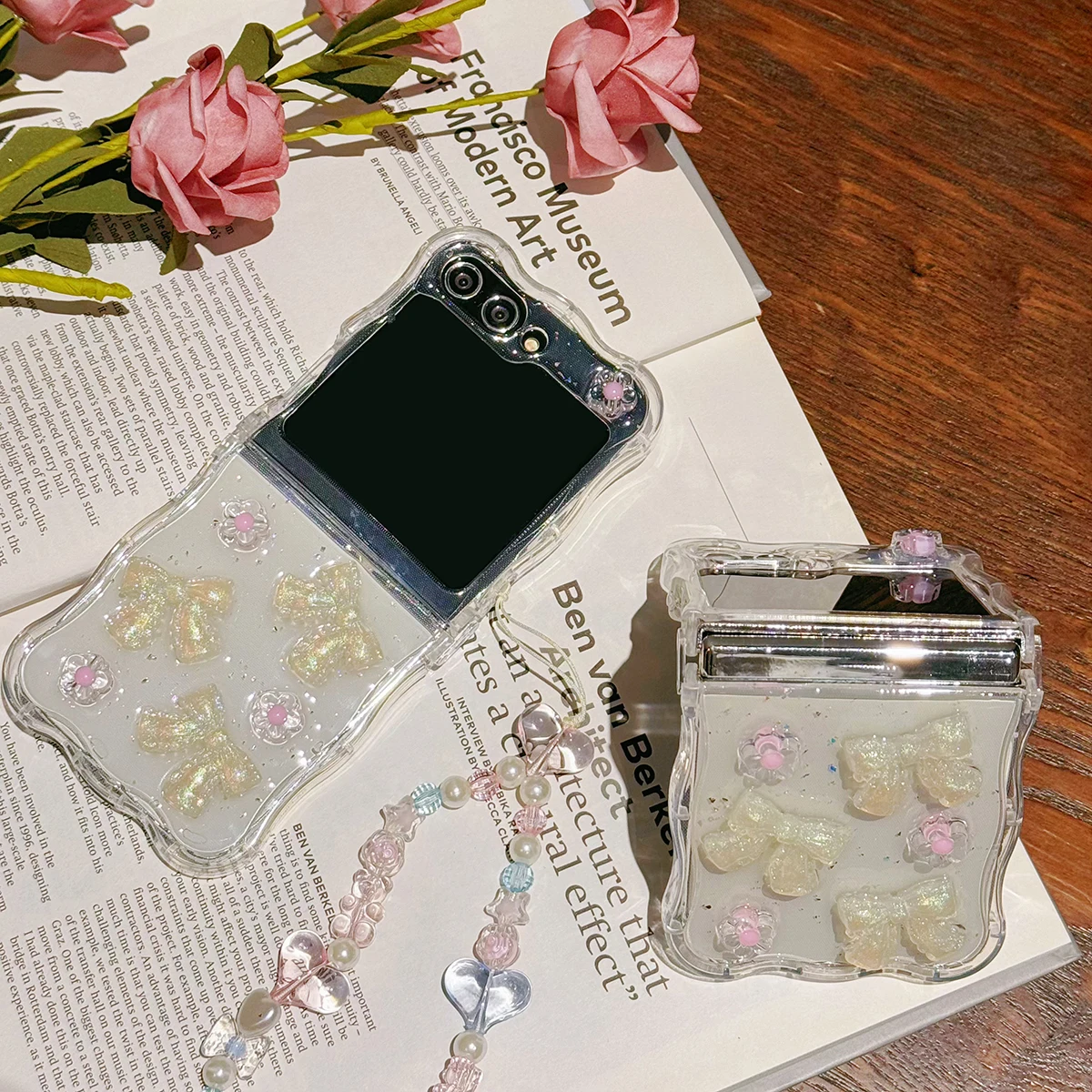 Three-dimensional Color Flower Butterfly Pearl Bow Glitter Light Luxury bracelet for Samsung Z flip63 4 5 phone case collapsible