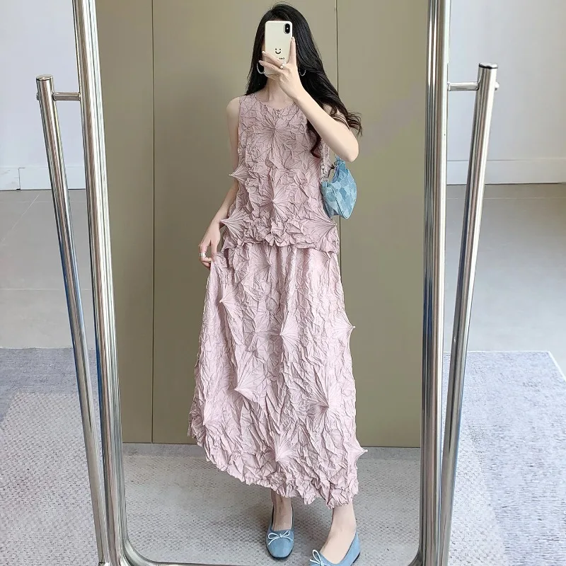 

Miyake Pleated T-Shirt 2026 Summer New Handmade Pleated Vest Top Simple Loose Elastic Skirt Women Lightweight Vacation Clothing