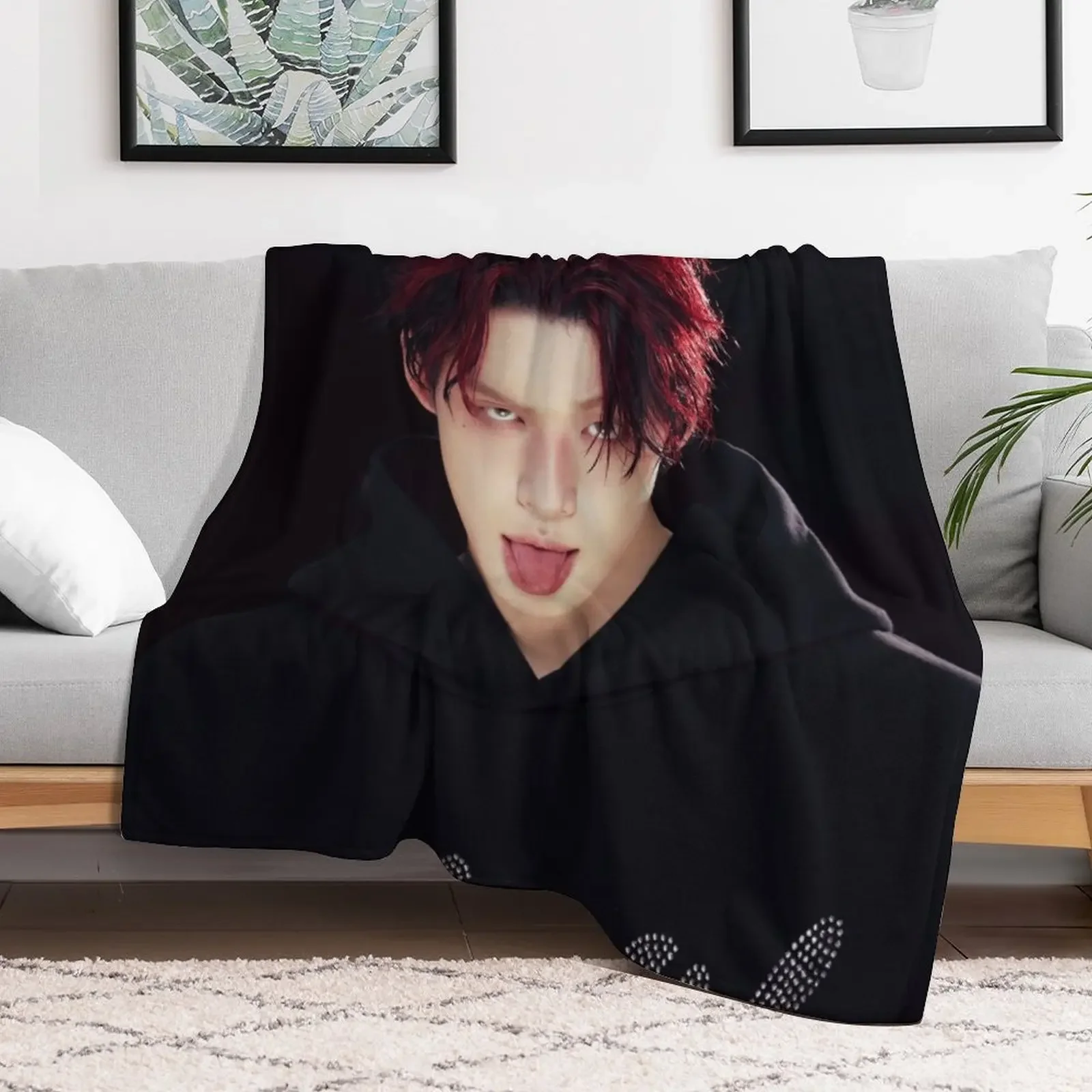 YEONJUN GGUM Throw Blanket Thins Hair Vintage Blankets