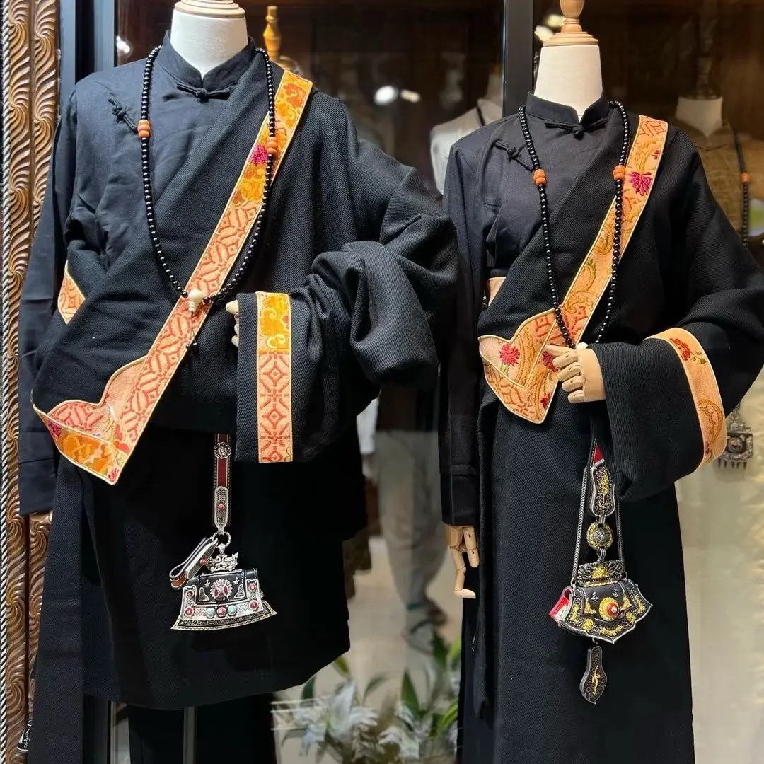 男性と女性のチベットパフォーマンス服シングルチベットローブ