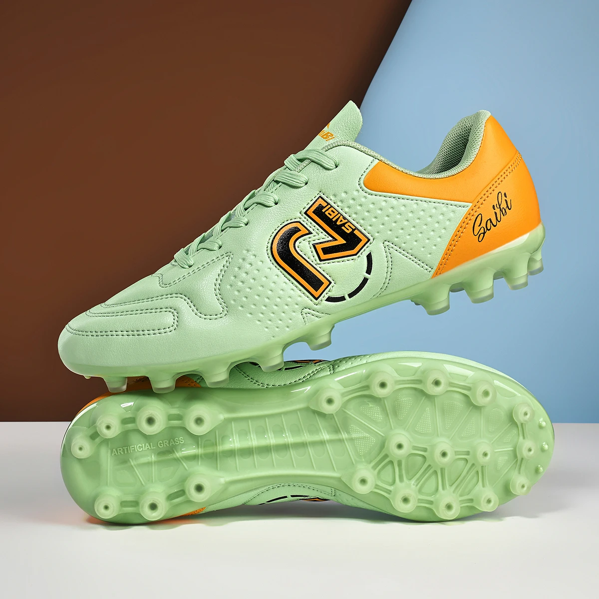 

New Men Football Boots Ankle Non-Slip TF/FG Match Comfortable Professional Soccer Shoes Boys Sneakers Sports Shoes Unisex