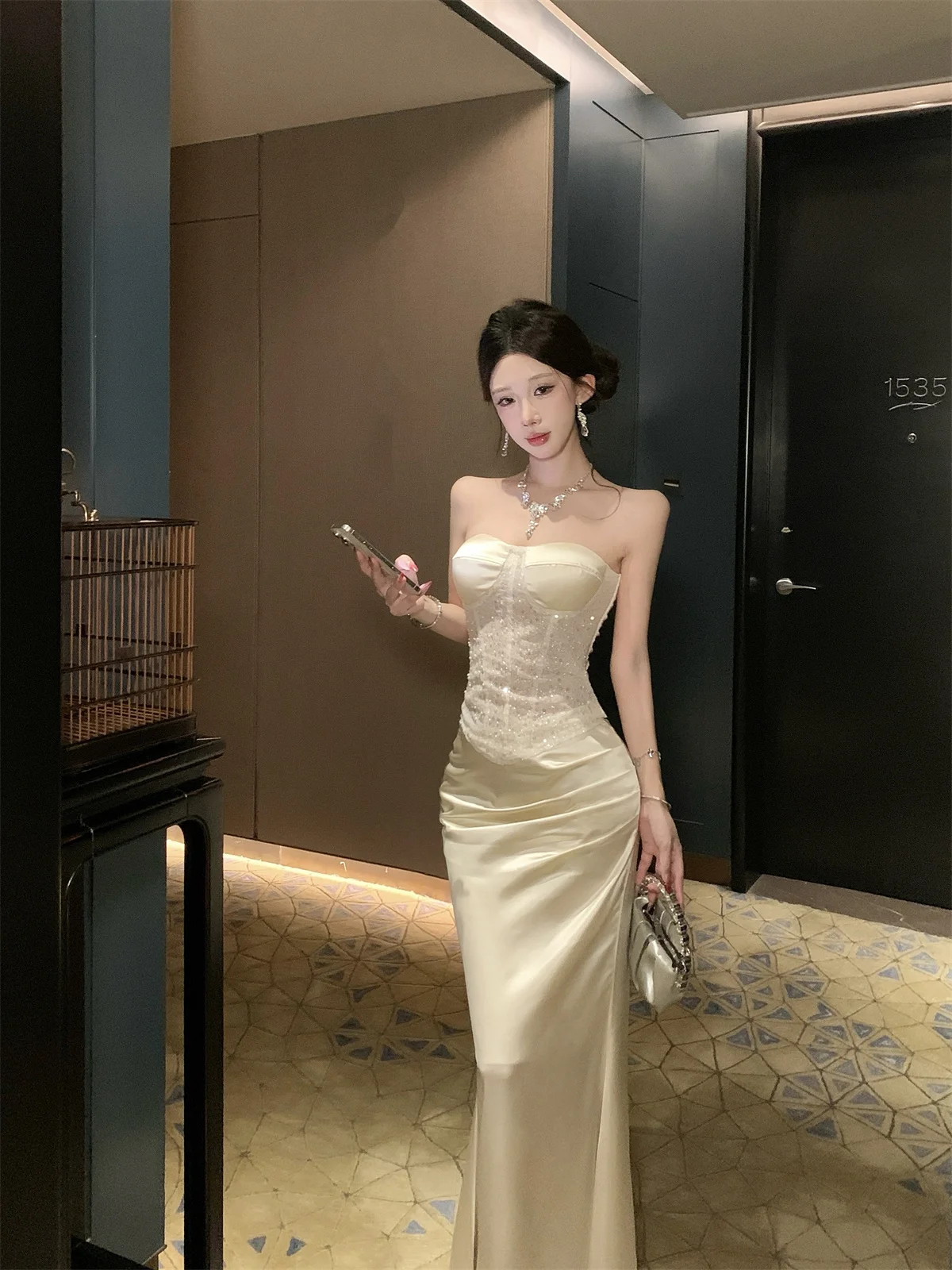 

Sexy Glittering Evening Gown Set Birthday Party High-End Feel Half Skirt Bustier Two-Piece Set for Women Fashionable Ensemble