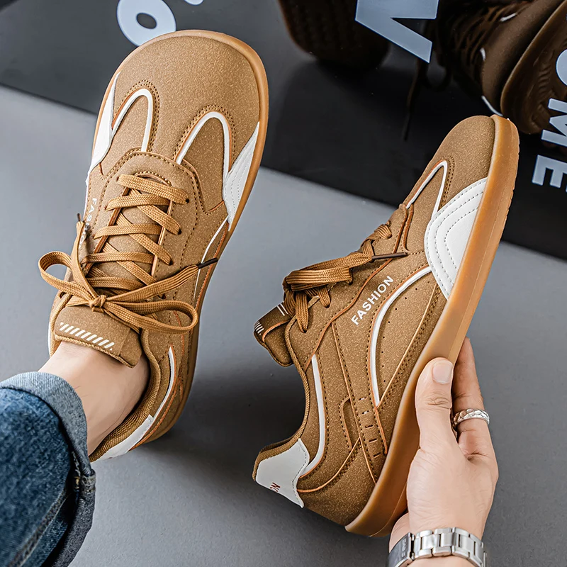 scarpe da tavolo da uomo 2025 Nuovo stile Scarpe sportive da uomo leggere e versatili Scarpe casual da moda per il tempo libero antiscivolo per esterni