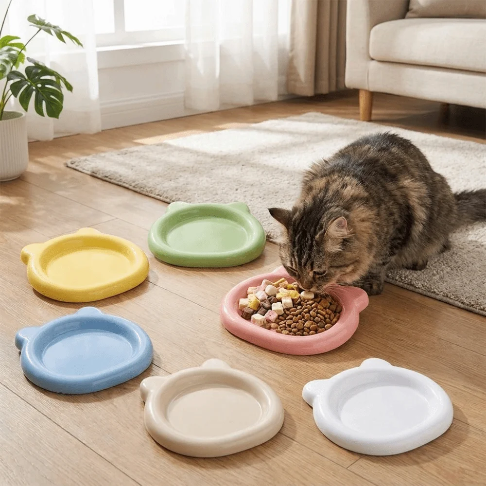 Lightweight Plastic Bear Shaped Pet Plates Colorful Food Grade Pet Snack Dish Stackable Unbreakable Kitten Bowl Travel