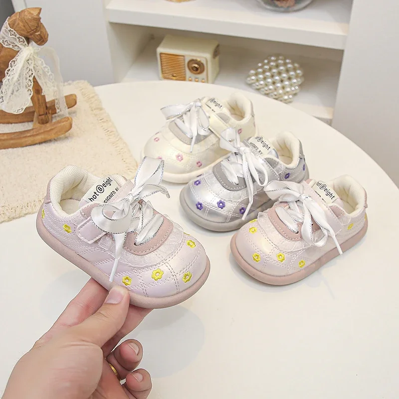 Little Girls Cute Floral Embroidery Sneakers, Bow Decor Hook and Loop Casual Board Shoes, Soft Sole Kids Trainers for Autumn