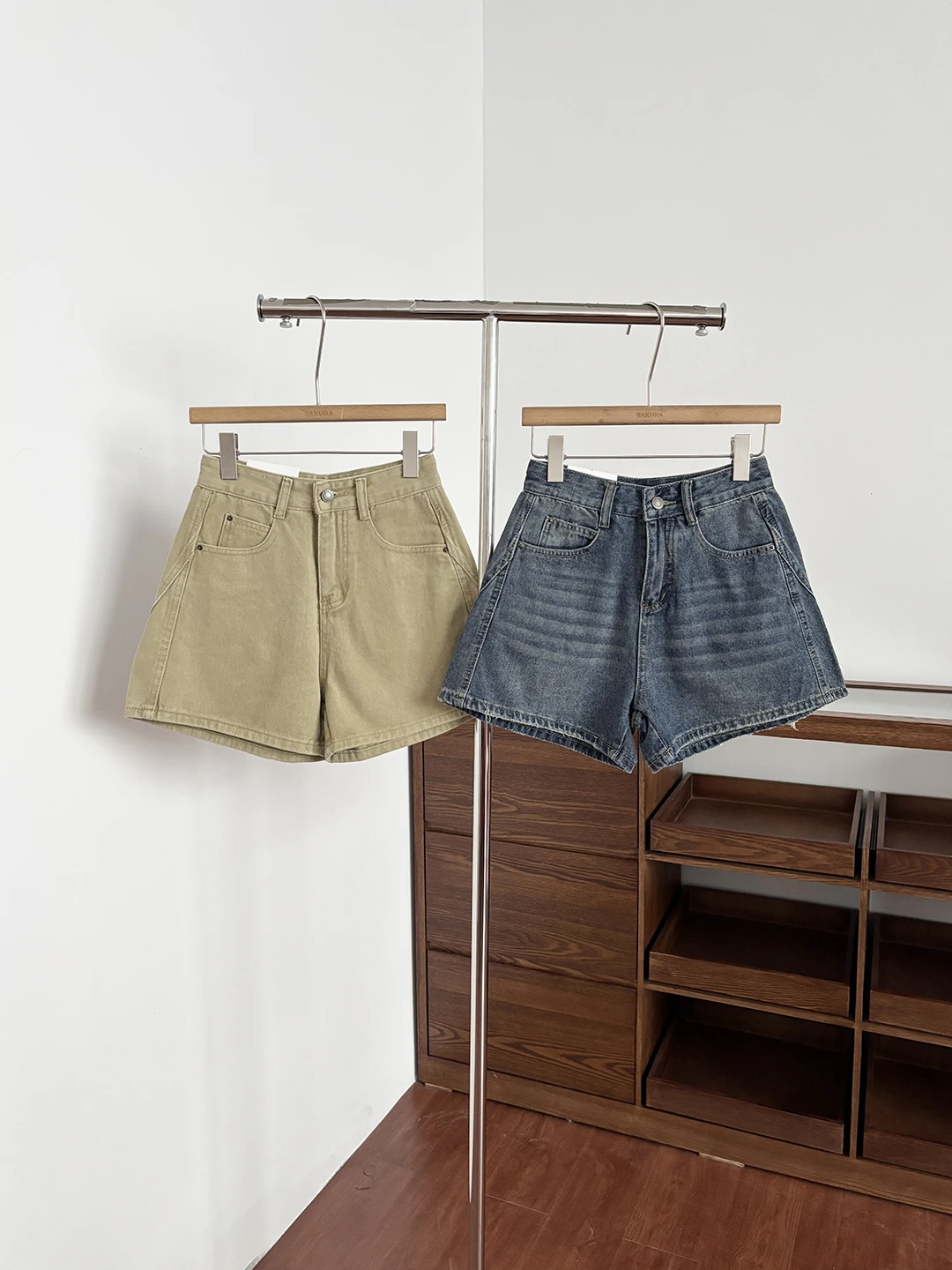 

High Waist Wide Leg Jeans Shorts Women's Summer 2026 New Style Slimming Versatile Loose Fit Retro Pants Commute Style Polyest...