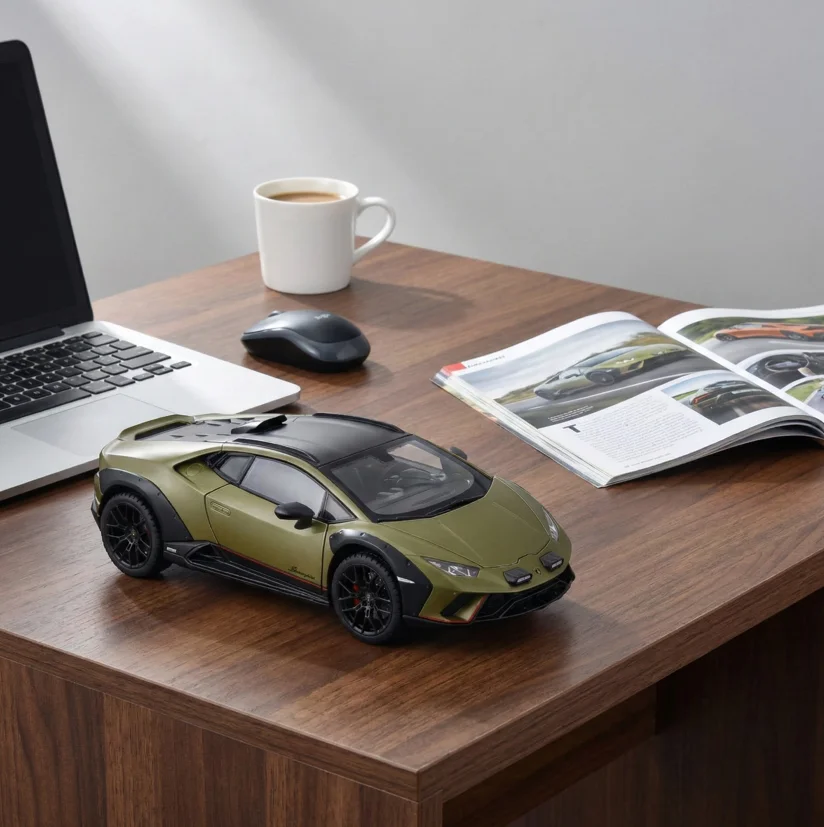 

1:24 Lamborghini Huracan Sterrato Alloy Супер модель спортивного автомобиля Литая под давлением металлическая гоночная машина Модель автомобиля Звук и свет Подарок для детей