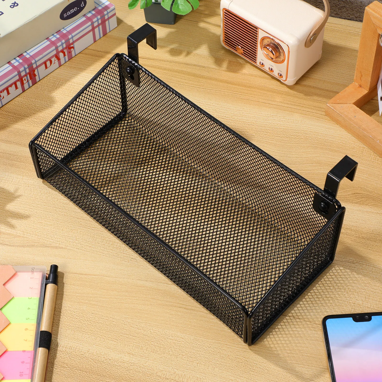 

Металлическая сетчатая корзина: Прочная металлическая подвесная корзина для хранения у кровати, органайзер для комнаты в общежитии