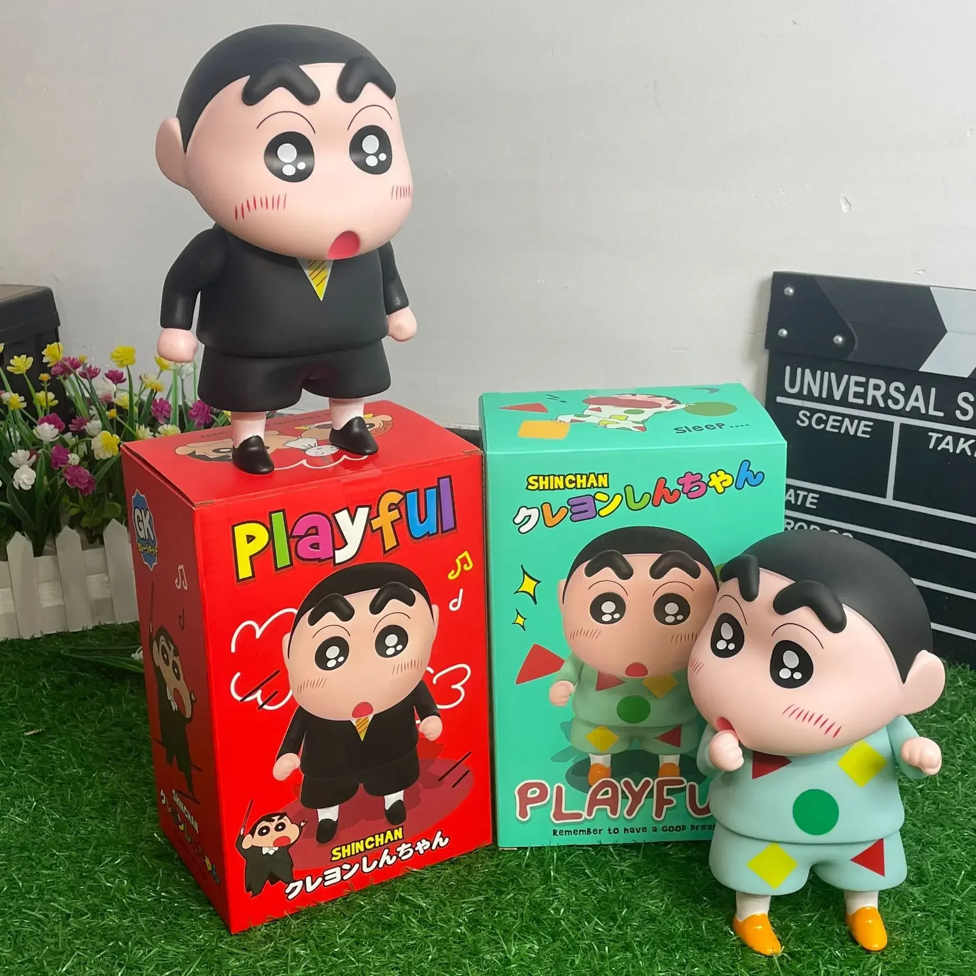 23cm kredka Shin-chan Nohara Shinnosuke figurki Anime kolorowe pudełko w magazynie modne ozdoby lalka Model winylu zabawki kolekcjonerskie prezent