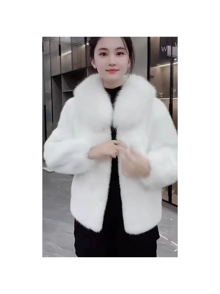 

Eco-Friendly Leather Jacket Women's Winter New Style Short Mink Fur Vest Warm Casual Pure Color Short Length Coat for Ladies