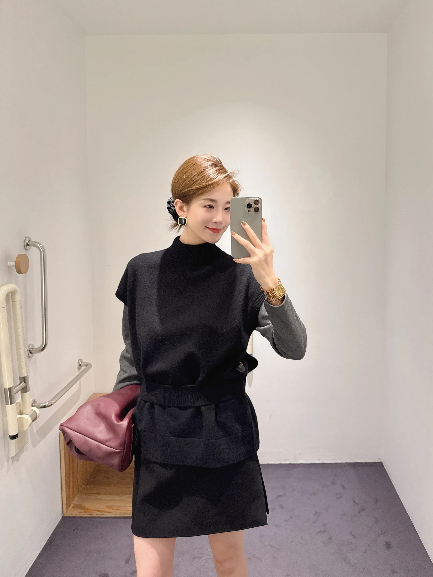 

Ele Woolen Vest Women's Svel Stand Collar Belted Inner Wear Bla Layered Fce Knitted Top for Ladies