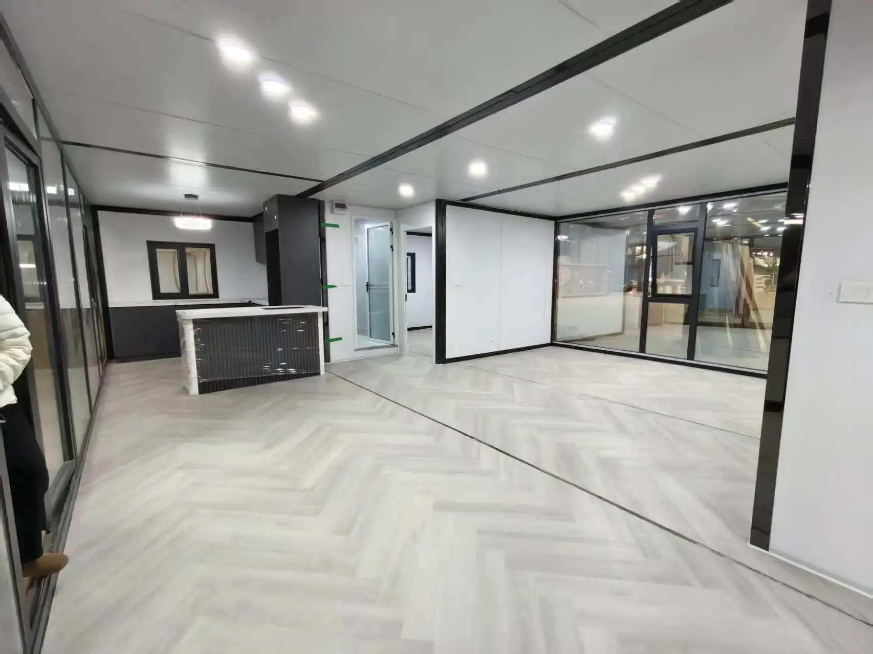 Ready To Move In 40 20 Foot Prefabricated Movable Modern Expandable Container House 2 3 4 5 Bedroom Prefab Villa Portable Home