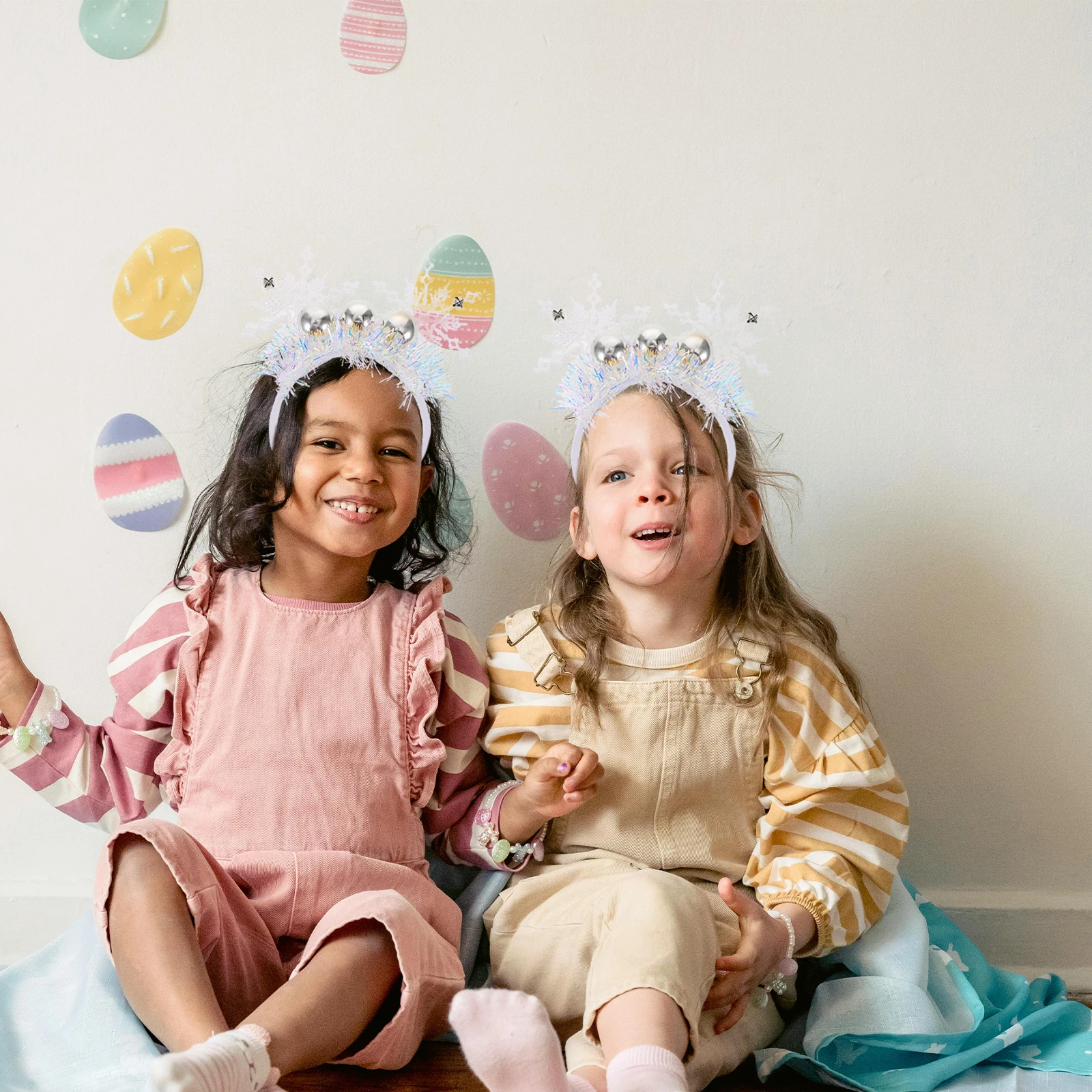 

2Pcs Sparkling Snowflake Headband Glitter Hair Hoop Festive Christmas Accessory for Women Holiday Party Favors