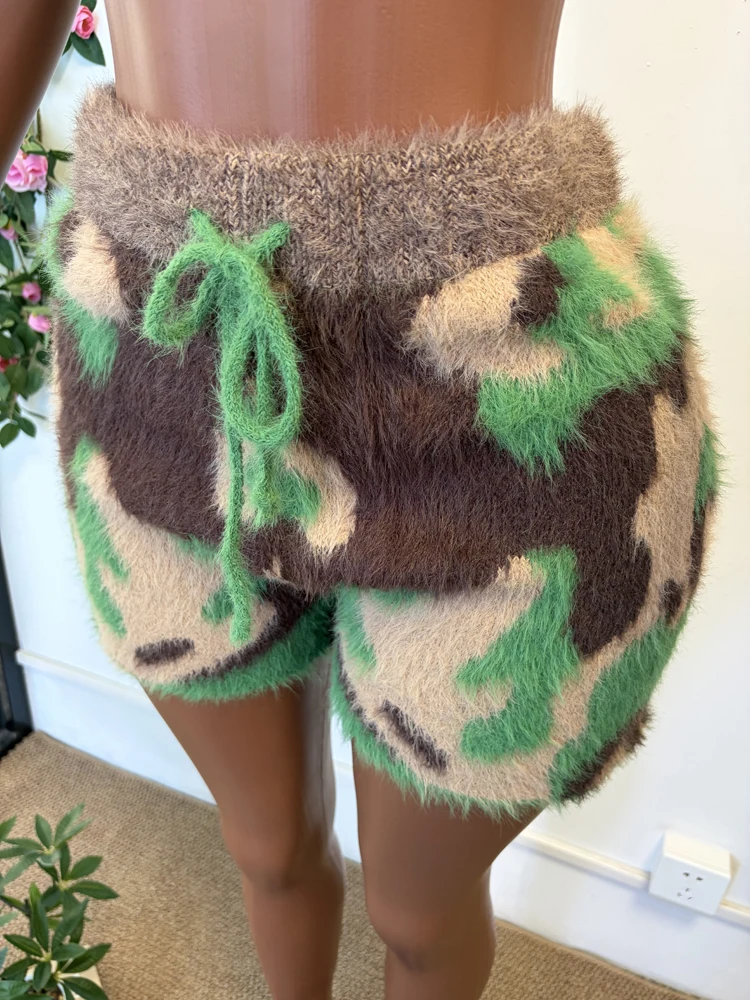 Modische Flauschige Fell-Camo-Shorts Damenkleidung Hochgeschnittene Kordelzug Mittellange Kurze Hosen Frühling Neue Damen Streetwear Unterteile – Detail 10