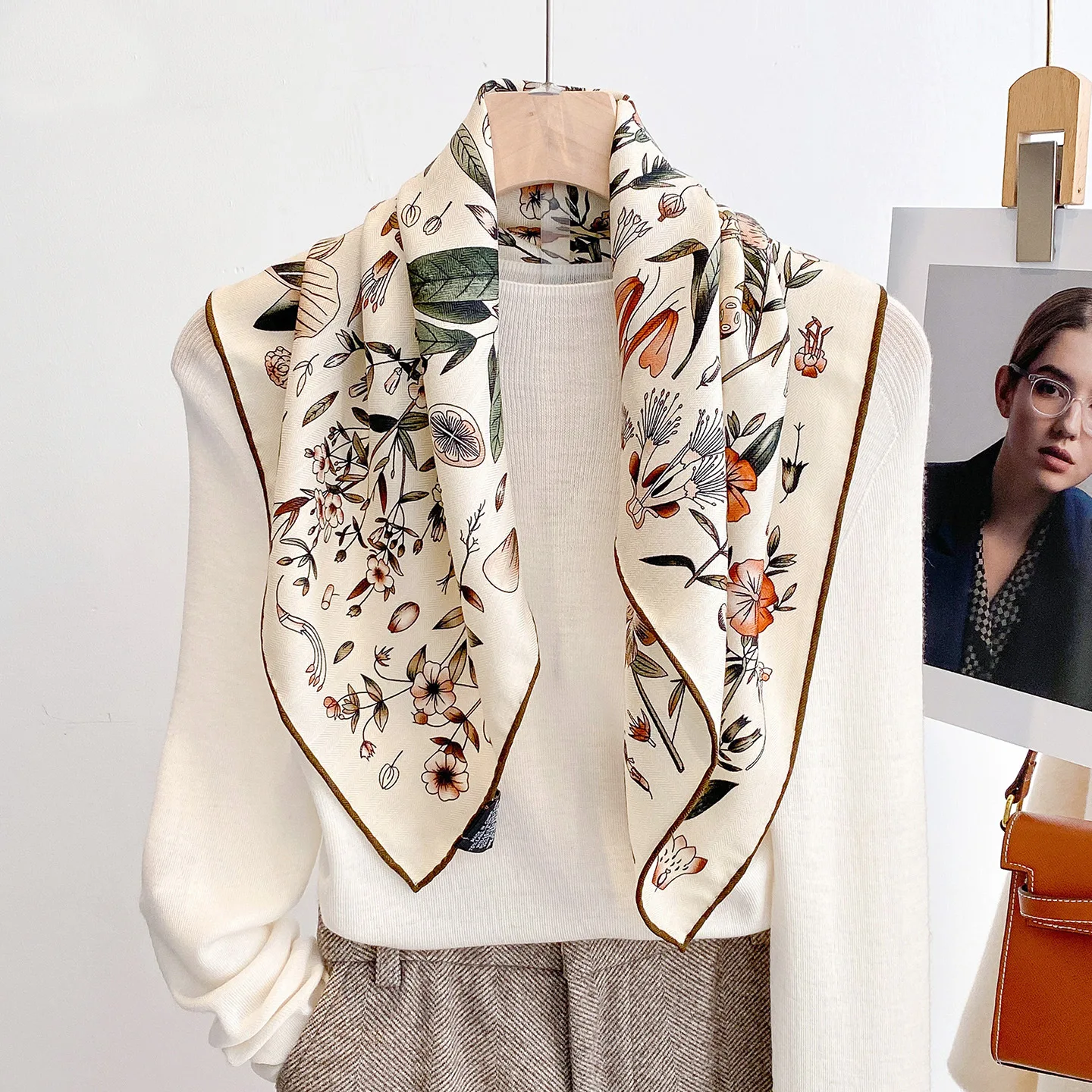 

Vintage flower silk wool square scarf women's new 65cm silk wool scarf high-end shawl