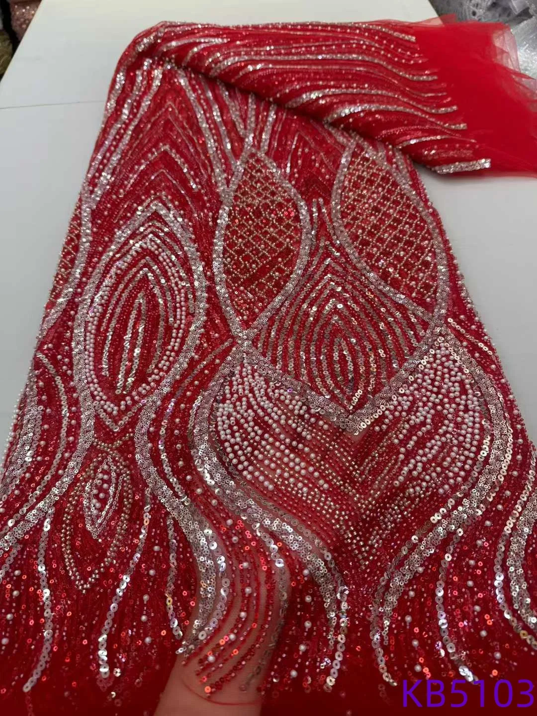 2025 جديد الأحمر الخرز تول أقمشة الدانتيل أقمشة الدانتيل الأفريقي جودة عالية الترتر الفرنسية شبكة الدانتيل الذهب مطرز للخياطة KB5103