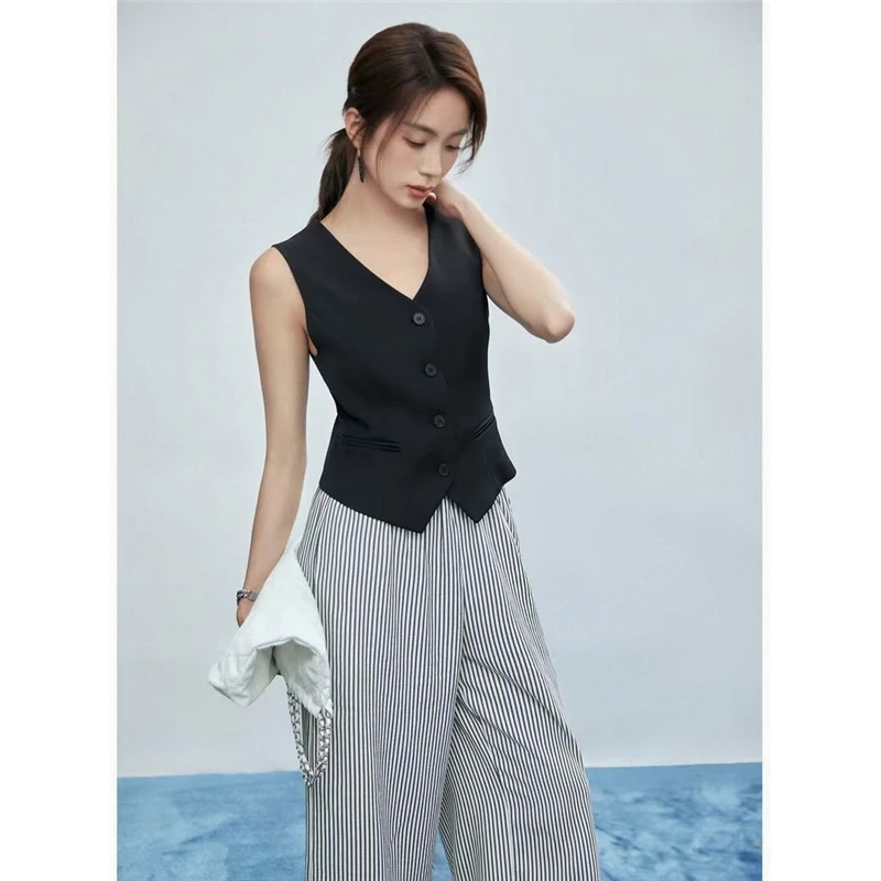 Retro Black Vest Top 2026 Spring Autumn Summer New Style Slim Fit Short Length Sleeveless Suit Jacket Versatile Fashionable W...