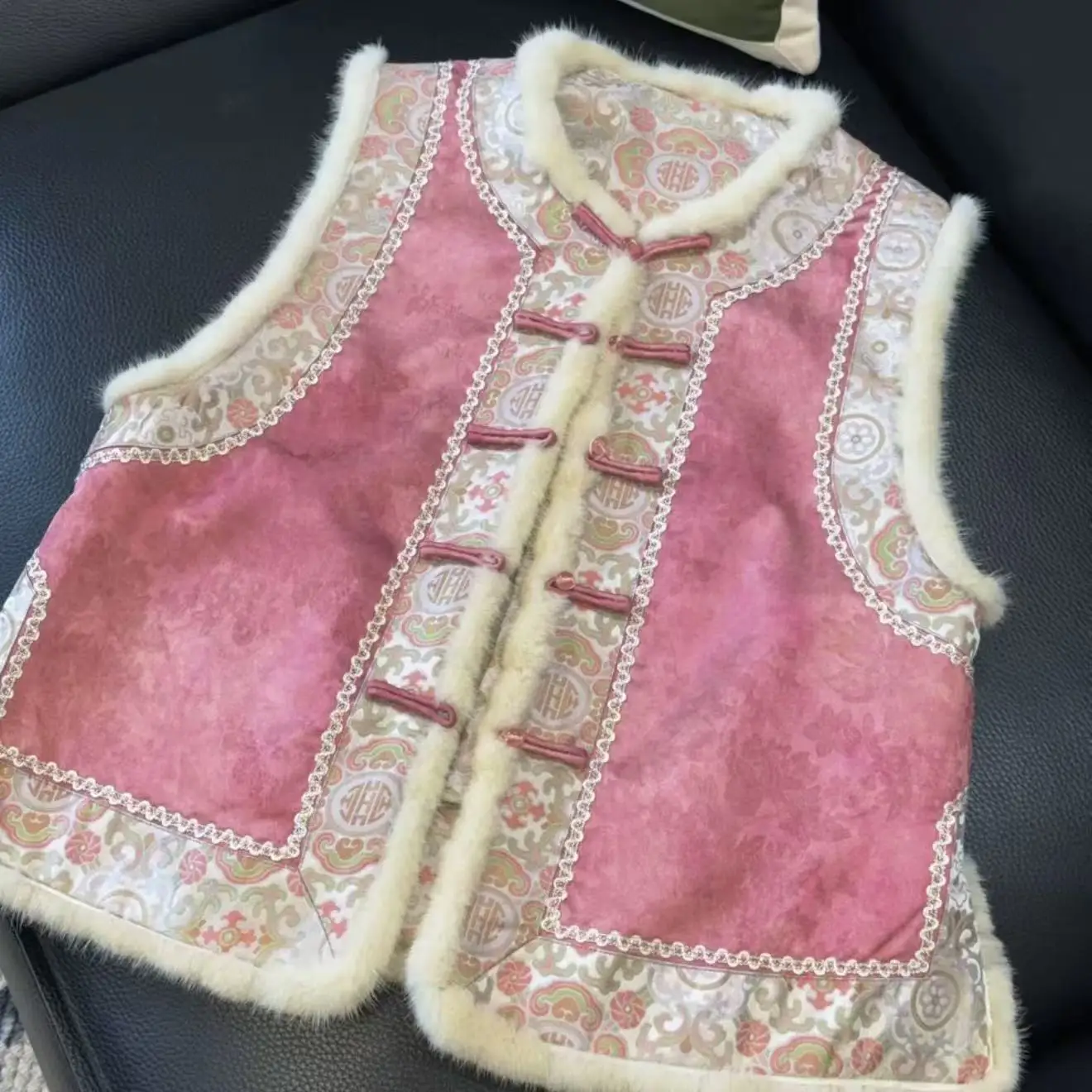 

Double-Sided Double-Wear Autumn and Winter New Women's Quilted Temperament Entry Vest Burr Retro Brocade