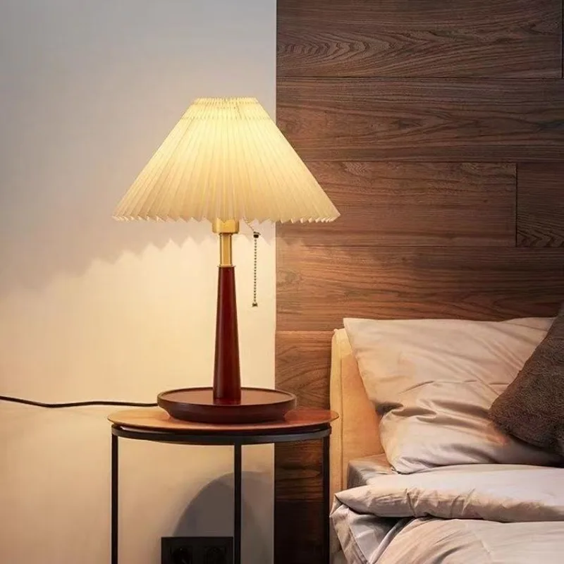 New Vintage Pleated Fabric Table Lamp, Ins Style Bedside Night Light, Soft Warm Reading Decor Lamp for Bedroom Study Room Desk
