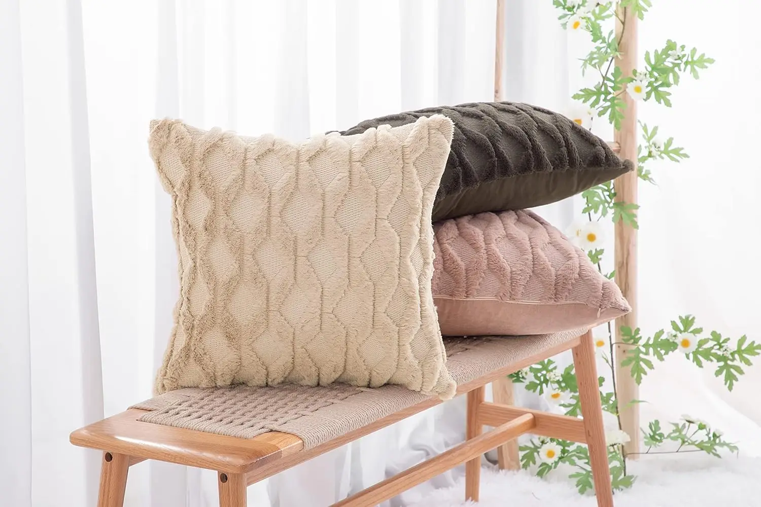 

2pcs Soft Polyester Short Wool Velvet Decorative Throw Pillow Covers Luxury Style Cushion Cases Pillow Shell for Sofa Bedroom