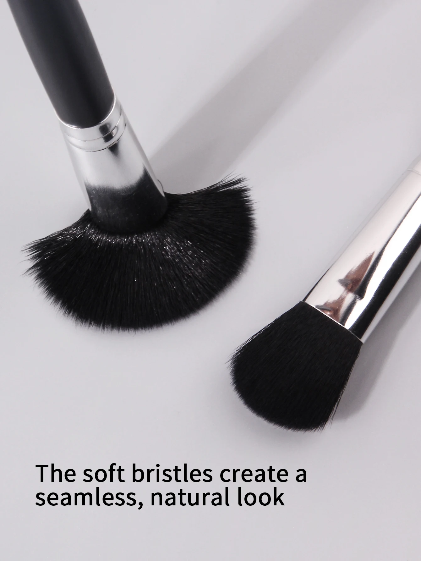 Pincel smuder com cabo de madeira macia, 2 peças, pincel para blush, pincel para destaque, ferramenta portátil multifuncional de pincel de maquiagem facial