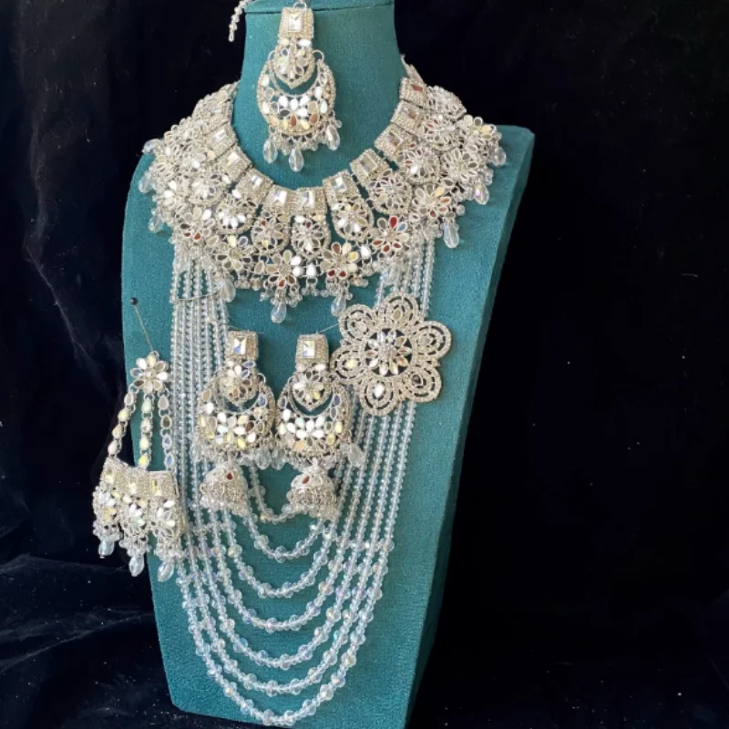 Indian And Pakistani Jewelry Set Decorations Ancient Style Belly Dance Accessories Exotic Style Studio Photo Wedding Bride