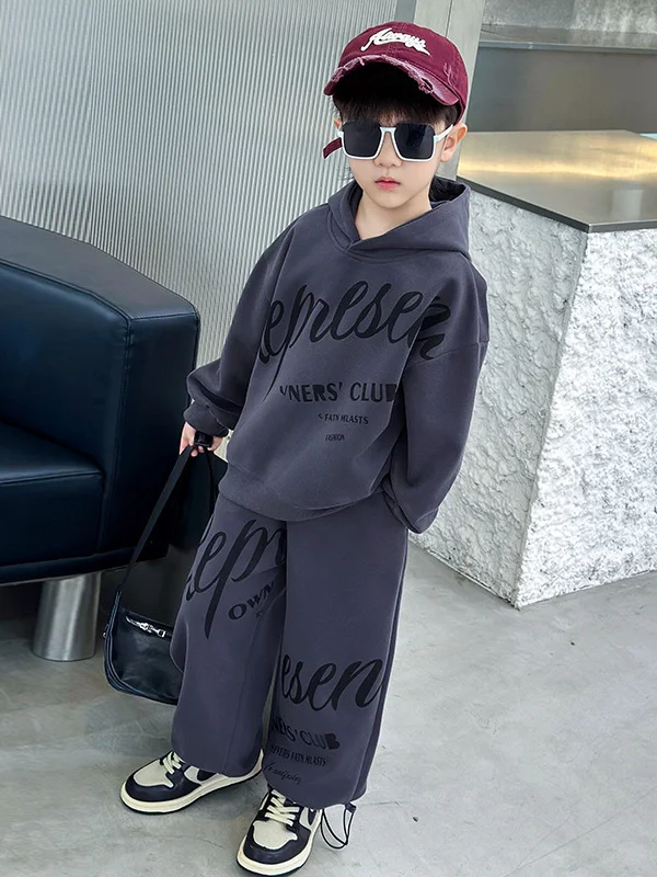 

Комплект из двух предметов: модный спортивный повседневный костюм для мальчиков с принтованным худи и брюками, весна-осень, молодежный стиль