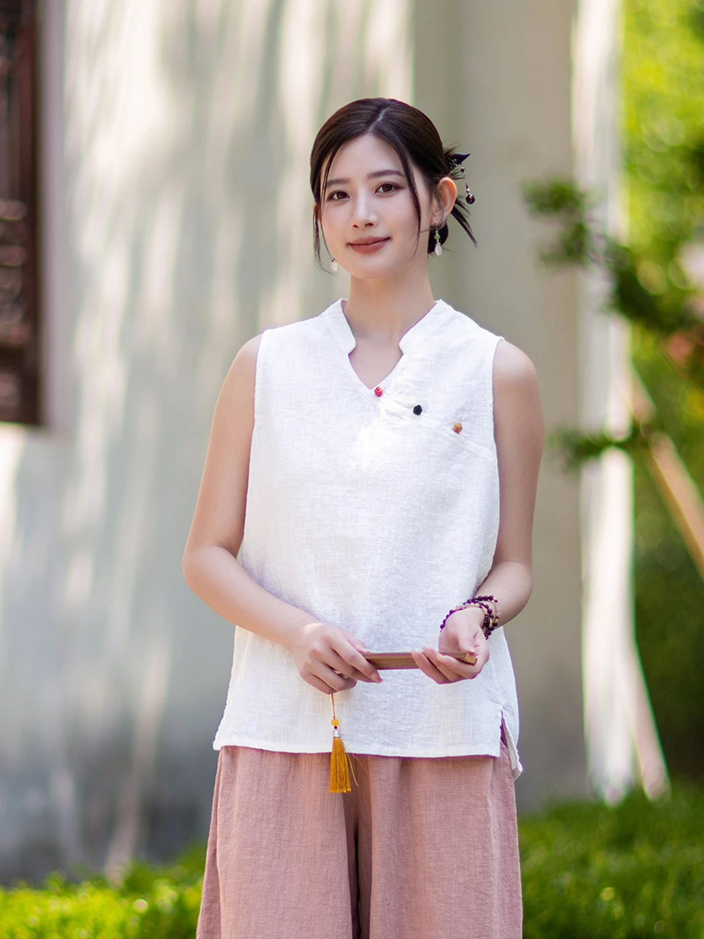 New Chinese Style Women's Summer Loose Cotton Linen Sleeveless Top Button up Artistic Vest Small Shirt Breathable Ultra Thin