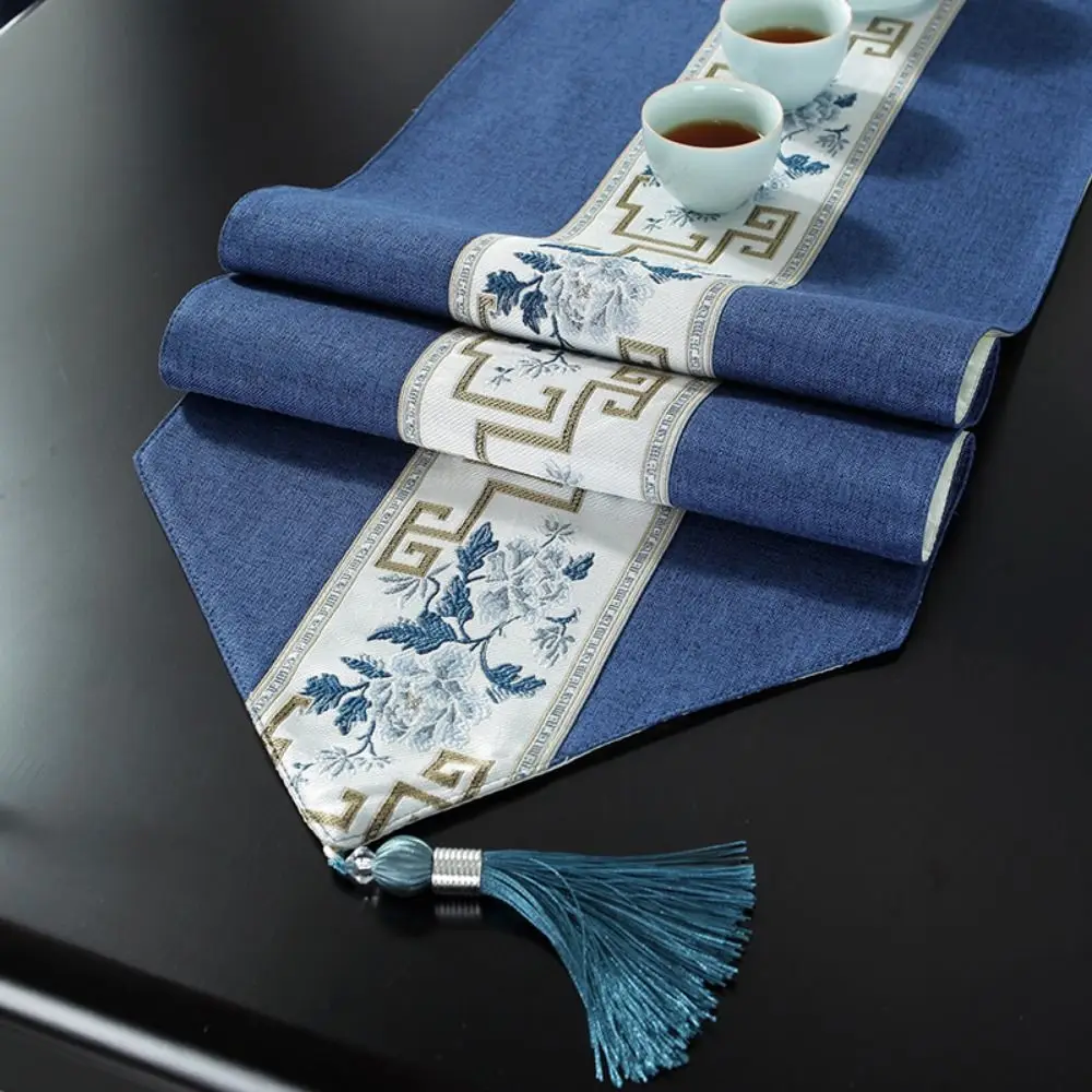 

Vintage Retro Table Flag Chinese Style Waterproof Floral Table Runner with Tassel Jacquard Fabric Tea Table Cloth