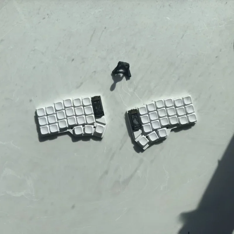 كورن مع لطيفة! عرض لوحة المفاتيح الميكانيكية المقسمة المخصصة Zmk بلوتوث السلكية المزدوجة الوضع سبليت Ergo مجموعة لوحة المفاتيح Kailh Chocv1 #5