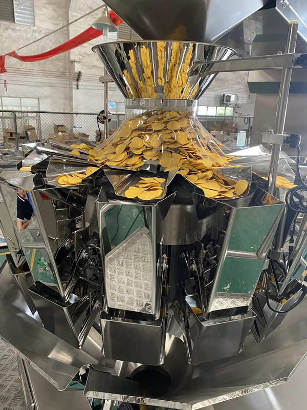 آلة التعبئة والتغليف CE JINTIAN PACK Vffs مصنع الأكياس البلاستيكية والحلوى والوجبات الخفيفة آلة التعبئة الأوتوماتيكية