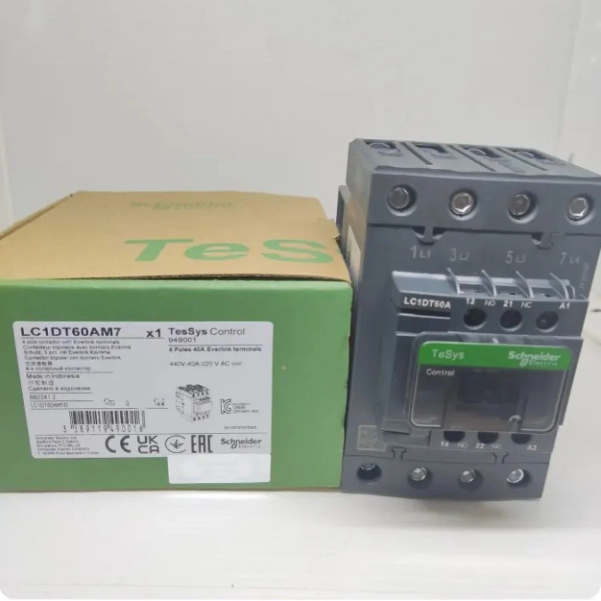 

LC1DT60AM7 contactor - 4P(4 NO) - AC-1 - = 440 V 60 A - 220 V AC 50/60 Hz coil