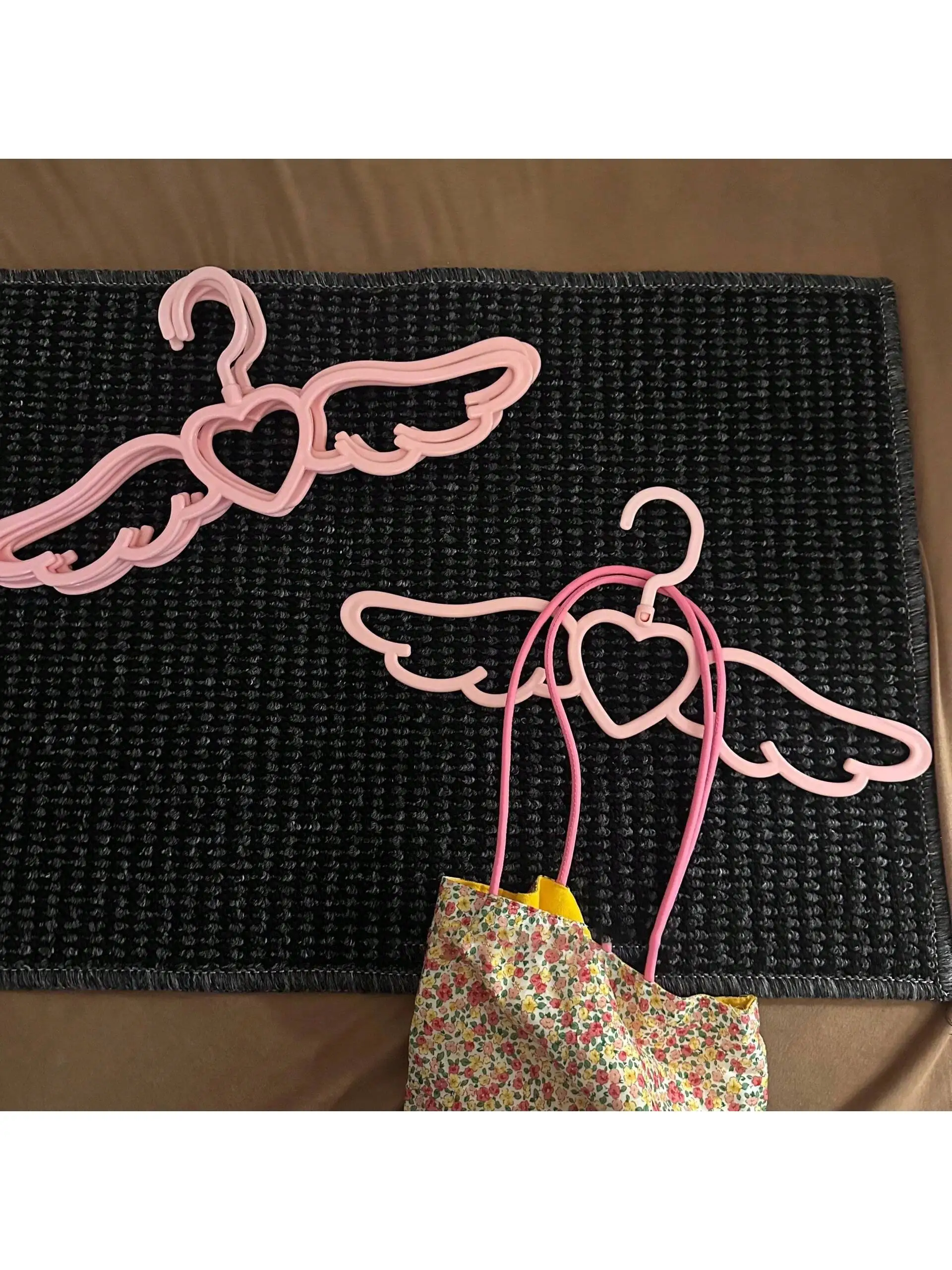 10er-Pack Engel-Herz-Kleiderbügel für Mädchen, Flügel-Design, Niedliche Schal- und Krawattenbügel, Dekorative Kleiderbügel für Erwachsene, Valentinstags-Deko
