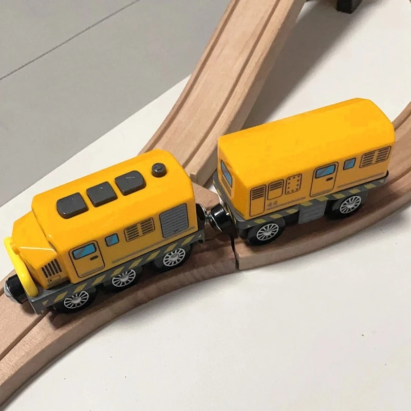 Magnetic Electric Train Toy Alloy Body Durable Construction FIT Wooden Tracks Develops Logic Perfect Gift for 3-6 Years Old Kids