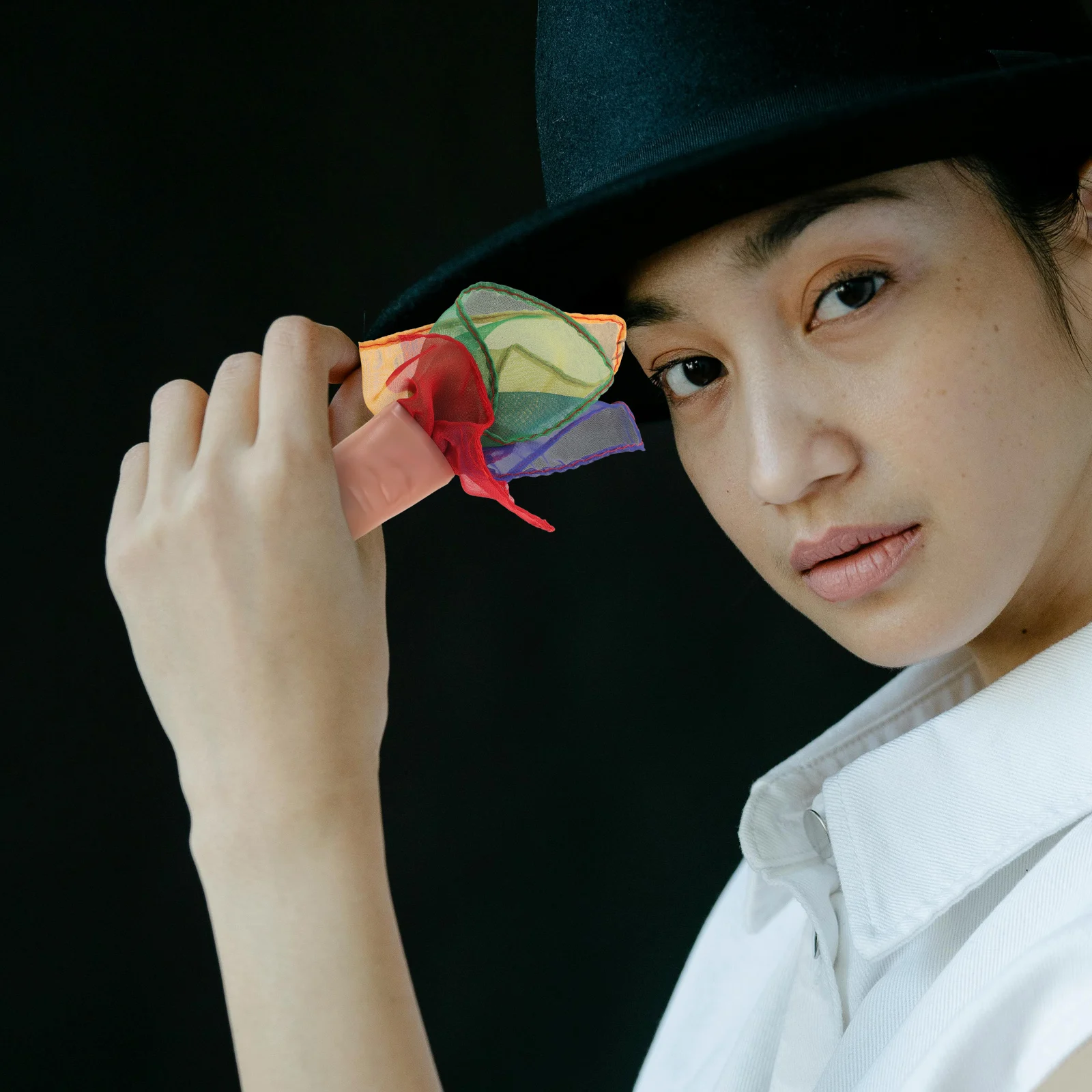 Realistic Fake Thumb Tip Prop Vanishing Silk Trick Close Up Illusions Disappearing Finger Gimmick Magician Halloween