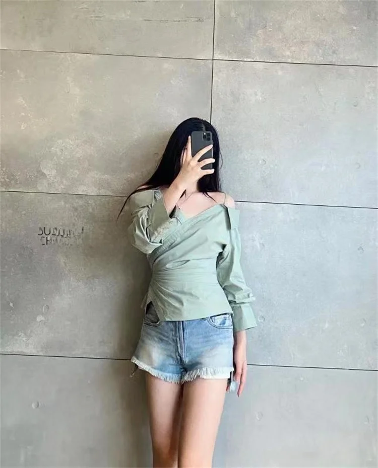 Susan Faionable Simple Commute Casual Pure Cotton Two-color One-oulder irt Top Women's Clothing V-ne Long Sve