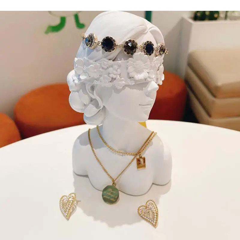 Character Statue Jewelry Display Shelf Decorative Shelves Earrings Hanging Board Dressing Table Necklace Stand