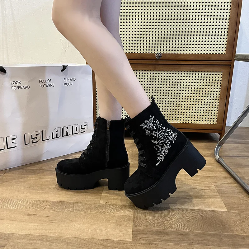 Frühling Herbst Schwarz Punk Plattform Motorrad Stiefel Frauen Lace Up Chunky Ferse Stiefel Frauen Gürtel Schnalle Schuhe Frauen Gothic Schuhe