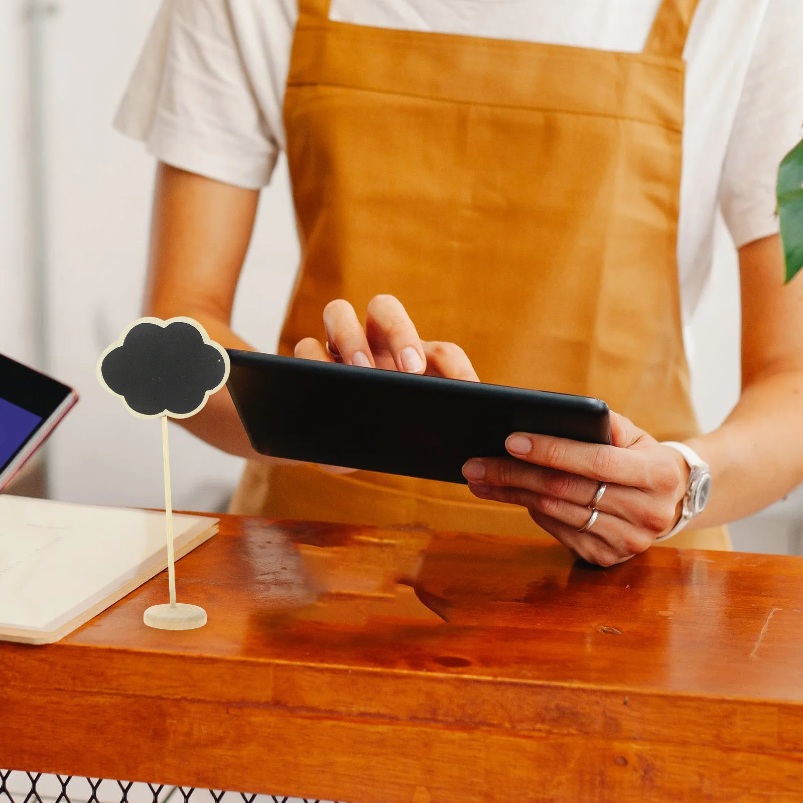 

12Pcs Small Chalkboard Wooden Message Boards Long-Lasting Desktop Announcement Boards for Home Office Hotel Decoration