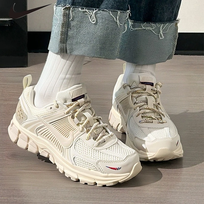

Nike Zoom Vomero 5 GS Sneakers, Dual Zoom Air Cushion Breathable Mesh Y2K Retro Dad Running Shoes for Youth IB5853-002