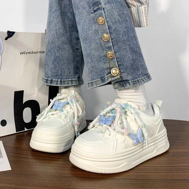 

2025 г., детская повседневная обувь для девочек, весенне-осенние новые модные нескользящие универсальные кроссовки принцессы на мягкой подошве в корейском стиле