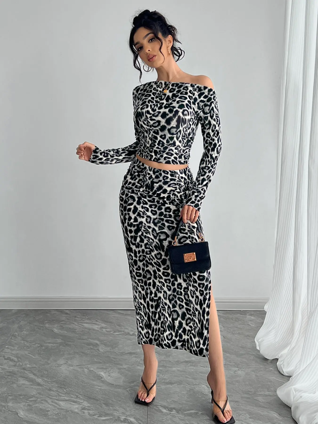 Women's Sexy Leopard Print Skirt Suit Spring/autumn Fashionable Slanted Collar Long Sleeve Slim Body Suit + Hip-cover Skirt Suit