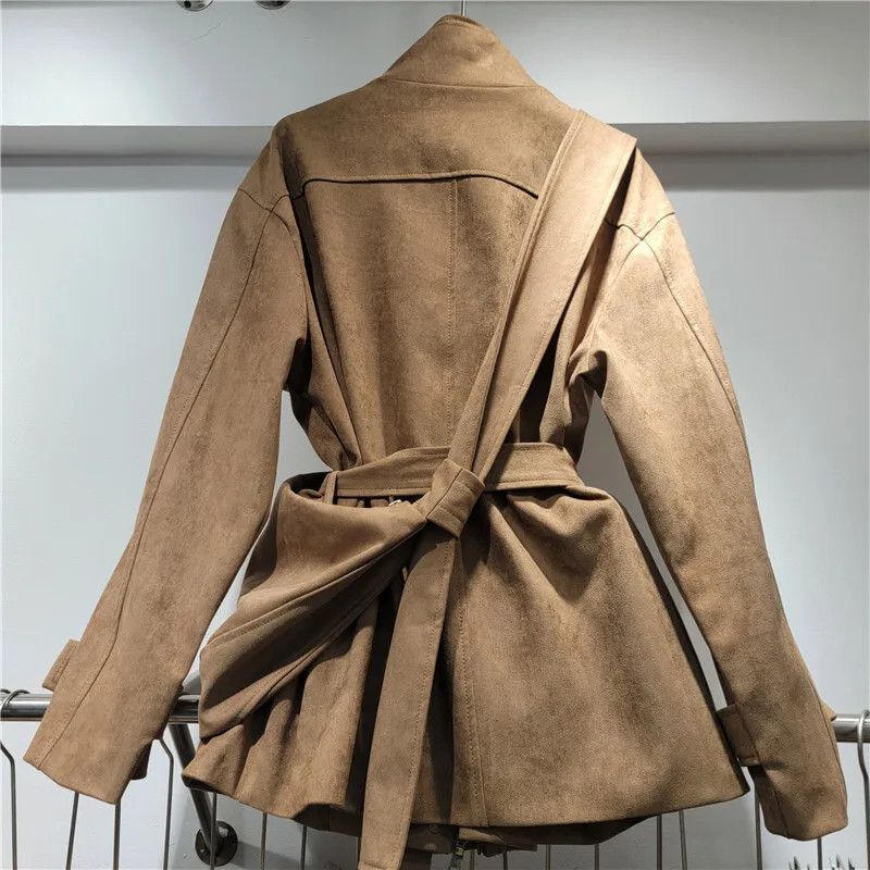 WTHT เสื้อโค้ทแฟชั่นผู้หญิง ดีไซน์กระเป๋าคาดเอว สีพื้น แนวทันสมัย คอตั้ง แขนยาว รุ่น 2025 ฤดูใบไม้ร่วง 1LS2363