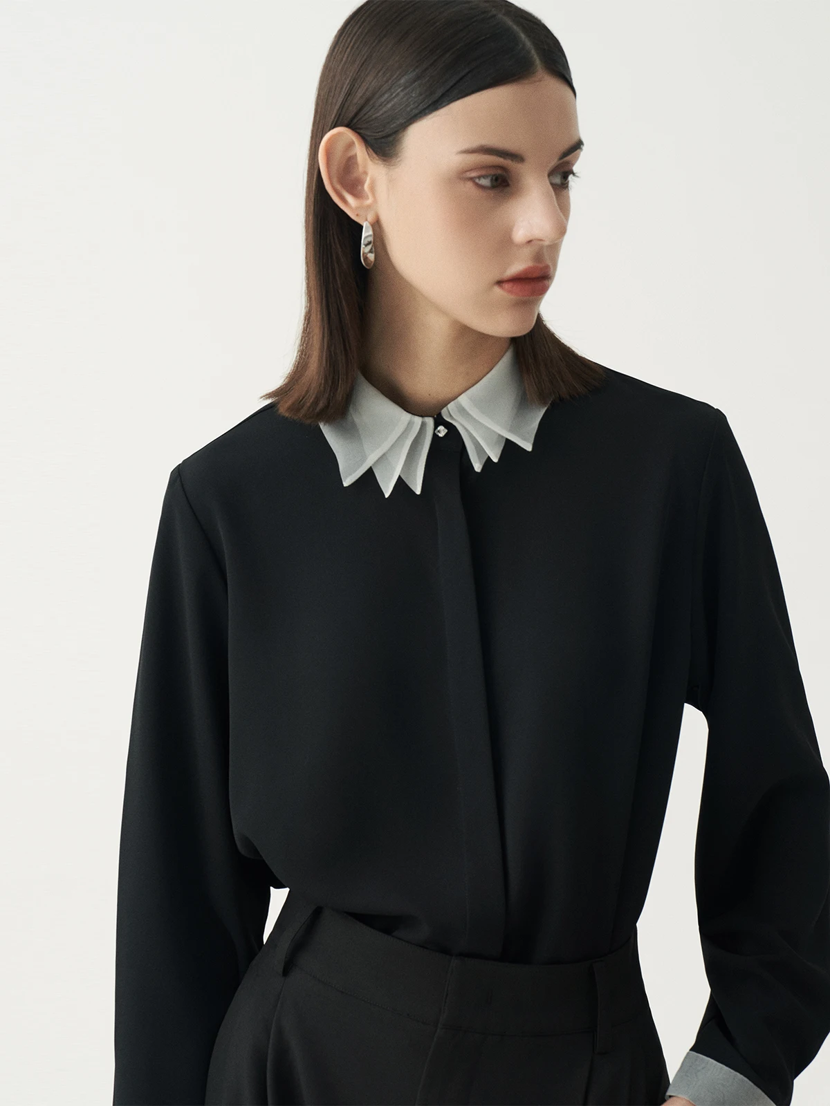 

Женский топ с длинным рукавом, драпировкой и цветовыми блоками, создающий ощущение роскоши, дизайнерская модель для повседневной носки