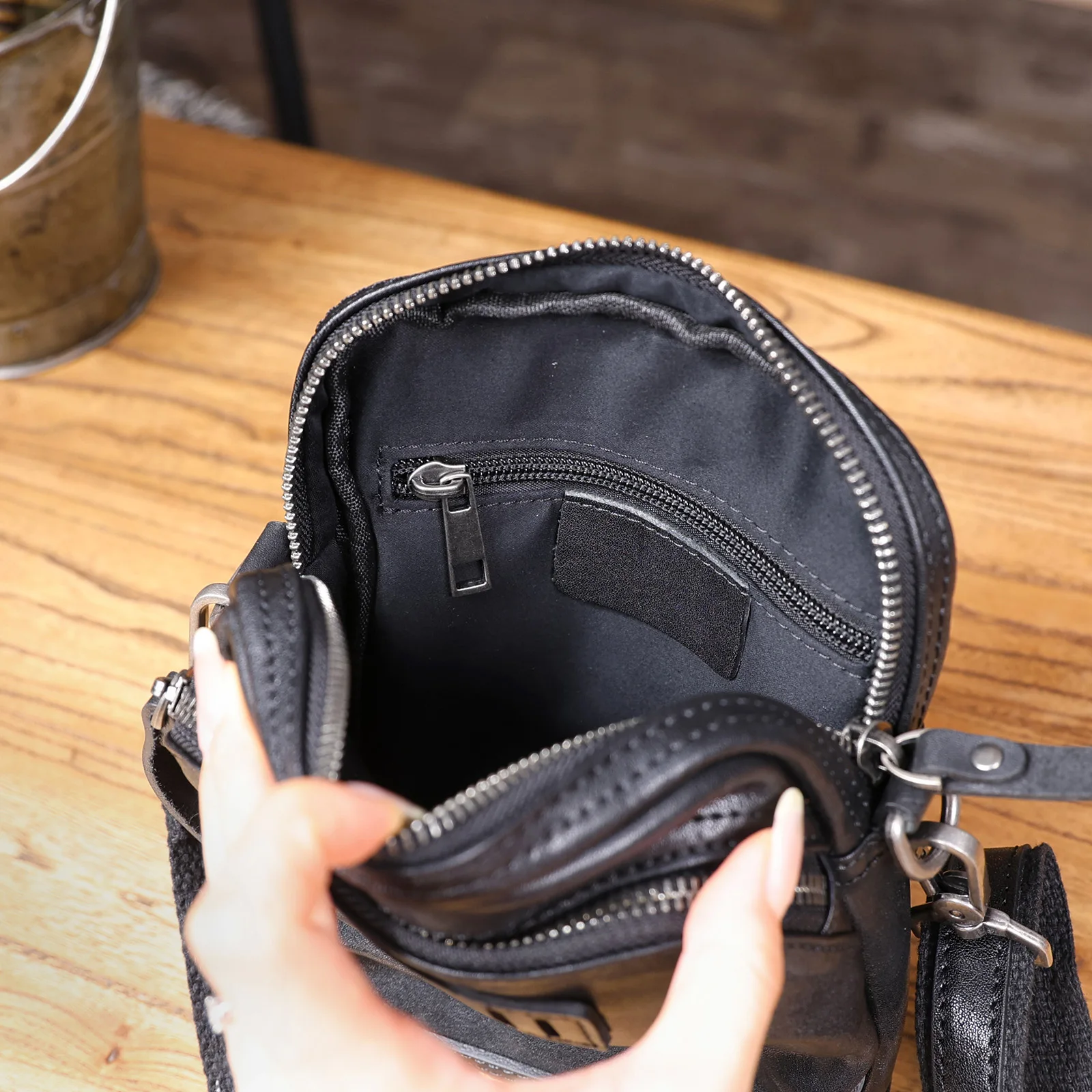 Echte Leder-Umhängetasche für Herren, Crossbody-Taschen, einfache Rindsleder-Gürteltasche, Top-Layer-Leder, modischer Casual-Stil – Detail 14