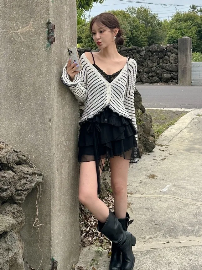 Slim Fit Striped Knitwear Women's V-ne Bell Sve irt Color Blo Patchwork Wood ain Sweet Versatile Long Sve Top