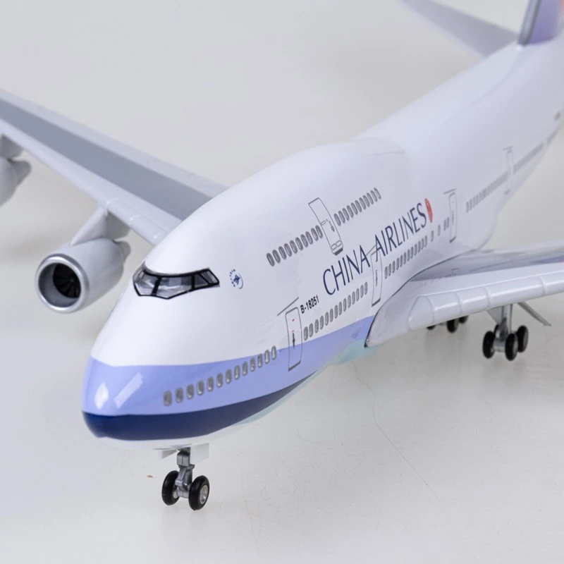 

China Airlines Mock-up aircraft With wheels Can Be disassembled Civil Aviation Passenger plane Arts and crafts Collectibles