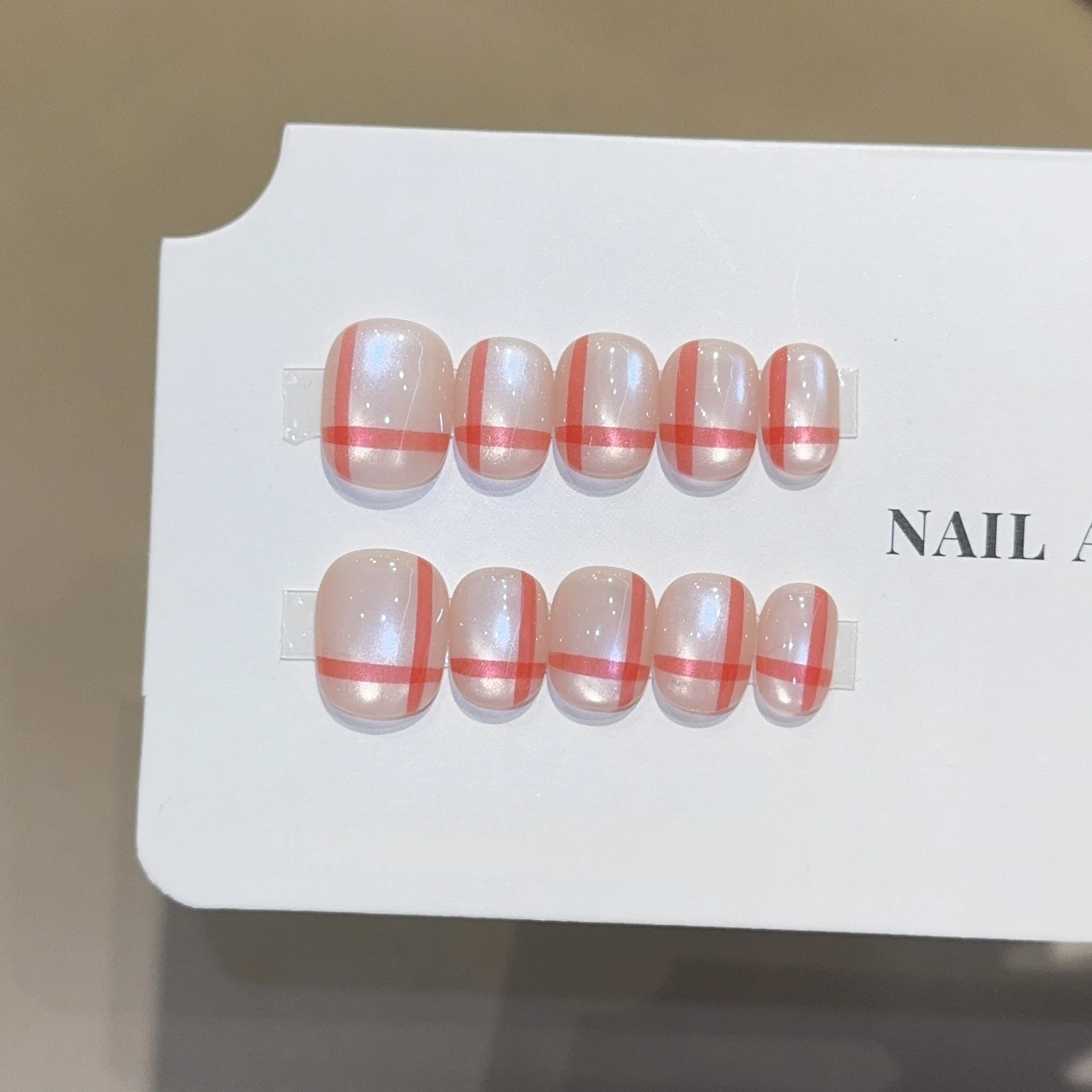 

10pcs Korean Cat-Eye Handmade Nails Red Checkered Glitter Press on Nail Short Oval Fake Nail for Women&Girl False Nail Art